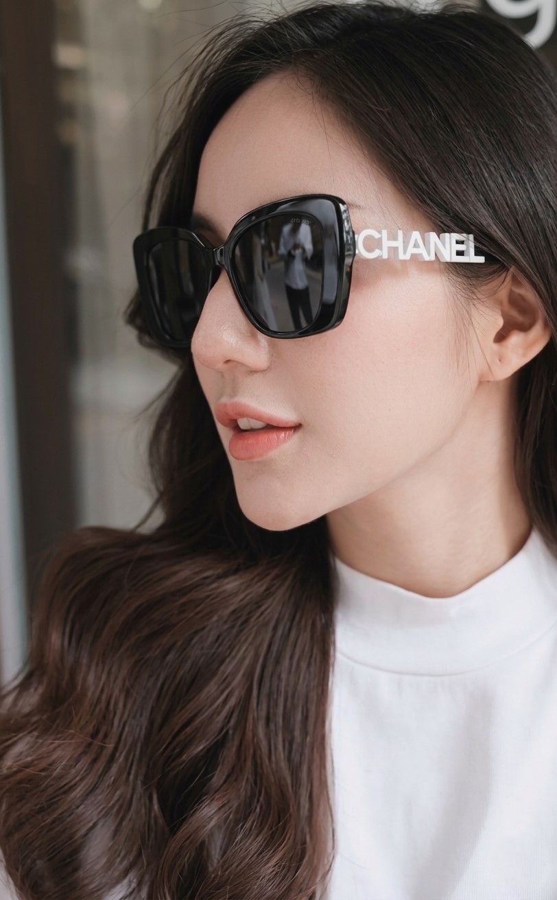 Mắt kính Chanel Square Sunglasses Black Acetate Frame Grey Lenses CH5422B 4