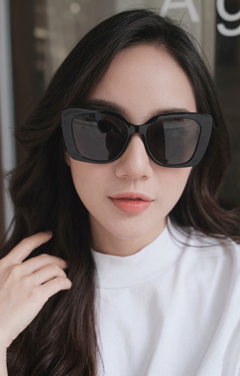 Mắt kính Chanel Square Sunglasses Black Acetate Frame Grey Lenses CH5422B 8