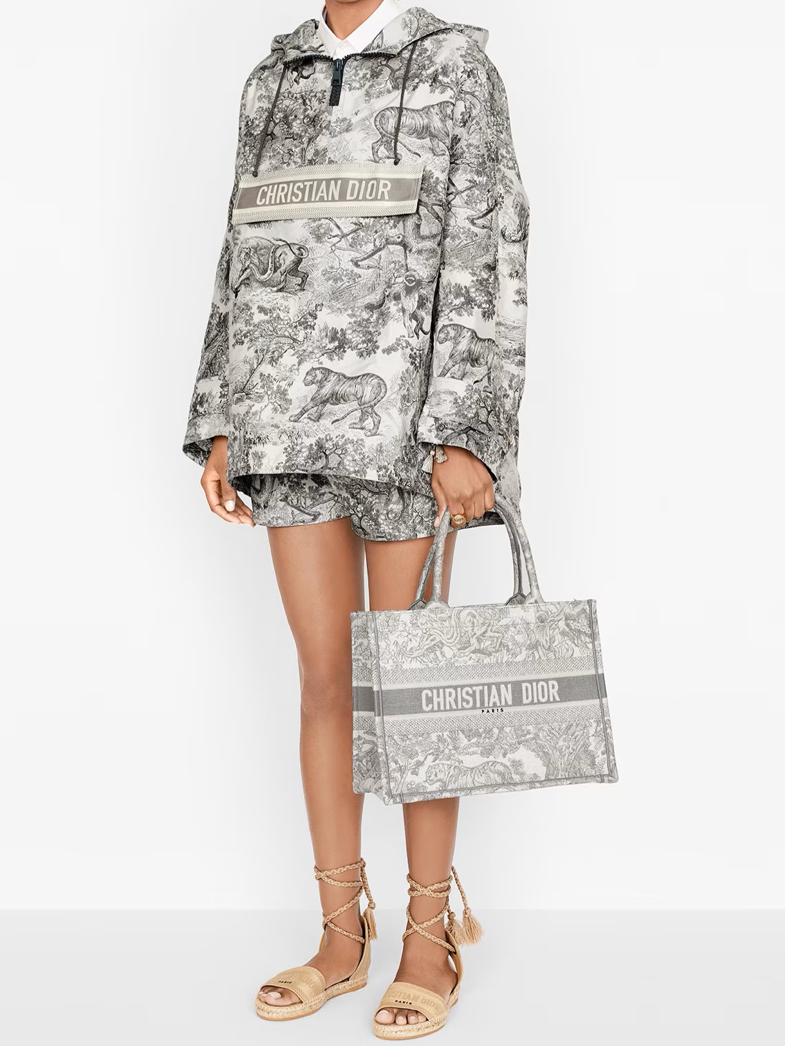 Túi xách nữ Medium Dior Book Tote Ecru and Gray Toile de Jouy Embroidery 7
