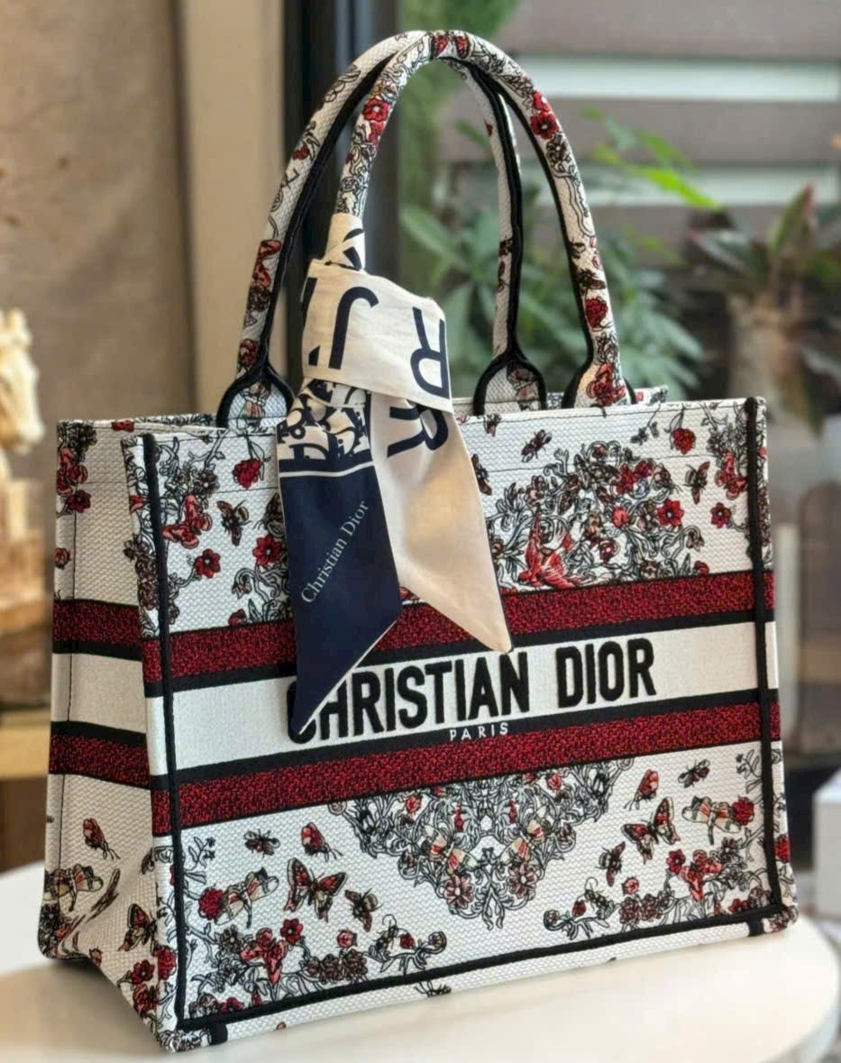 Túi xách nữ Dioramour Medium Dior Book Tote Latte Embroidery with Multicolor Motif 2