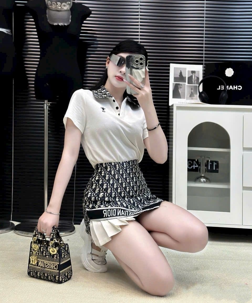 Set áo thun cổ polo váy vải ngắn Dior 1