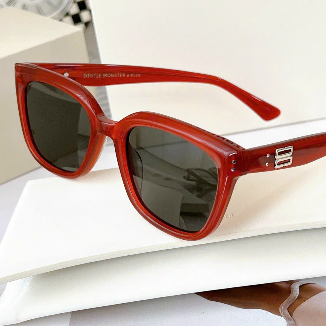 MẮT KÍNH NỮ GENTLE MONSTER X KUN TRANSLUCENT RED ACETATE FRAME 0004 RD1 MÀU ĐỎ 2