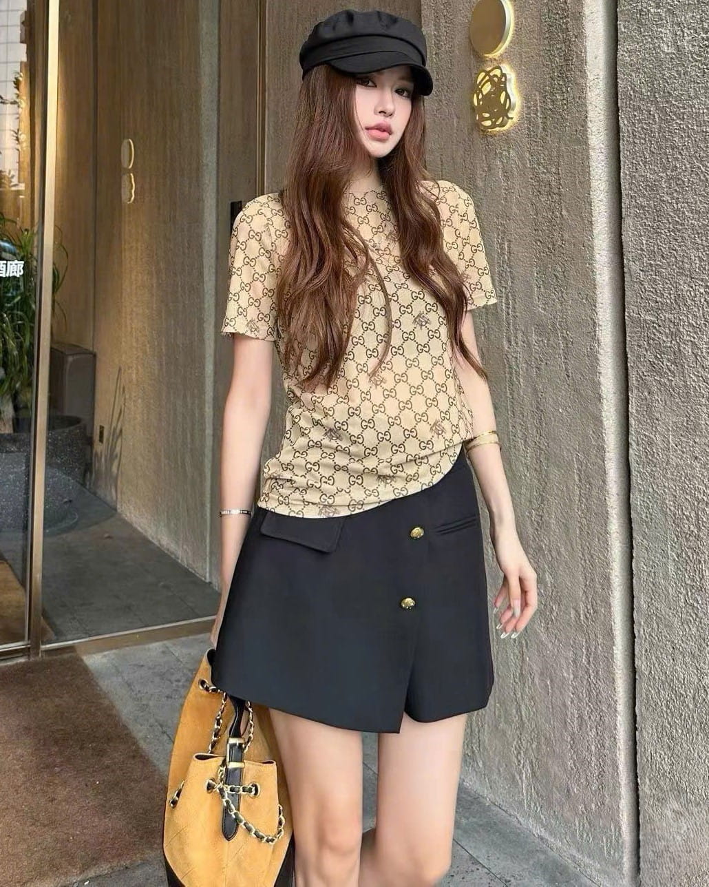 Set áo thun tay ngắn cổ tròn kèm quần short nữ Gucci 4