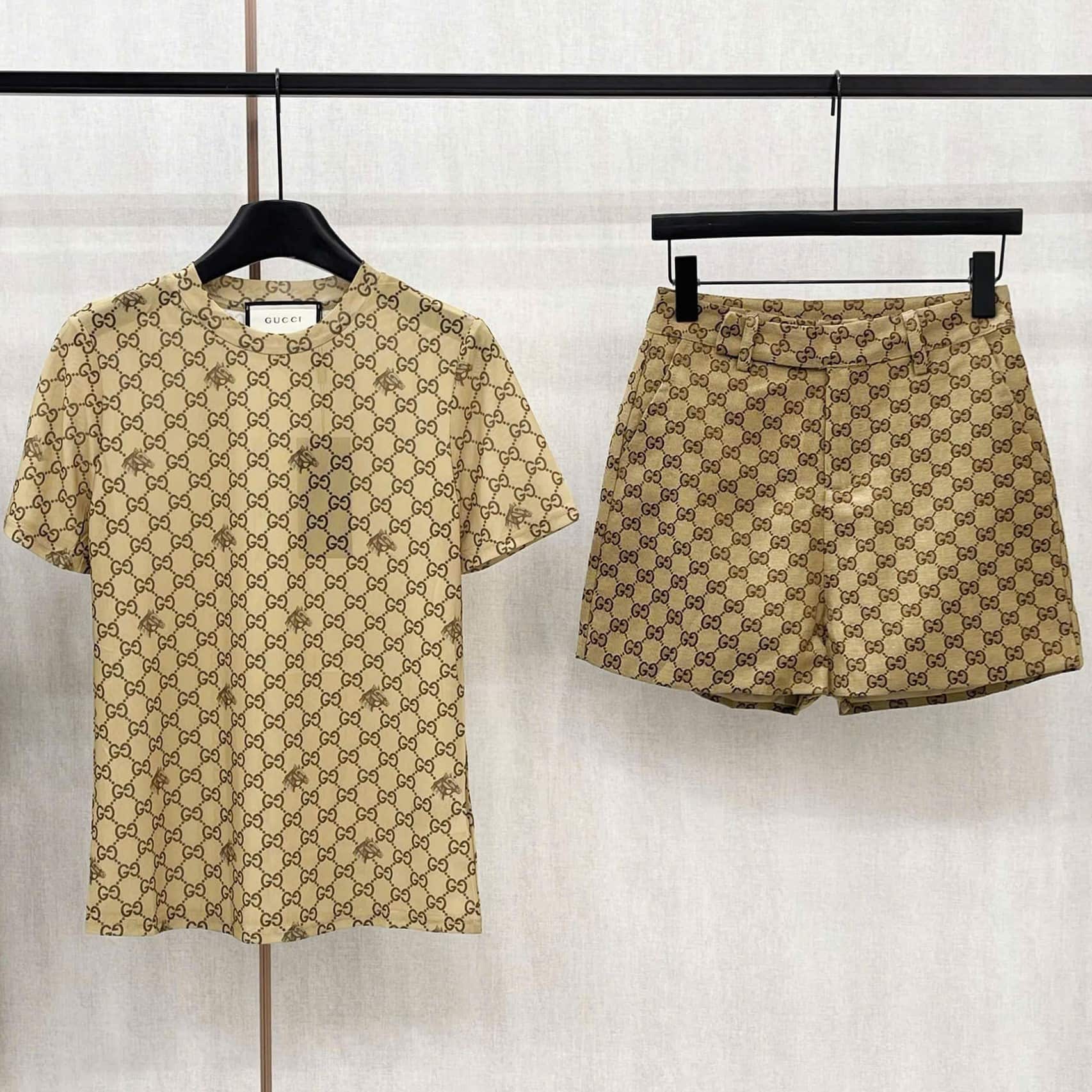 Set áo thun tay ngắn cổ tròn kèm quần short nữ Gucci 6