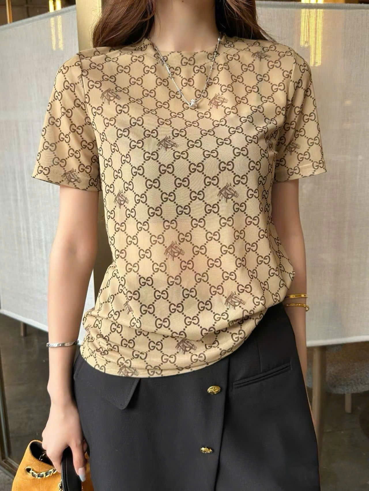 Set áo thun tay ngắn cổ tròn kèm quần short nữ Gucci 7