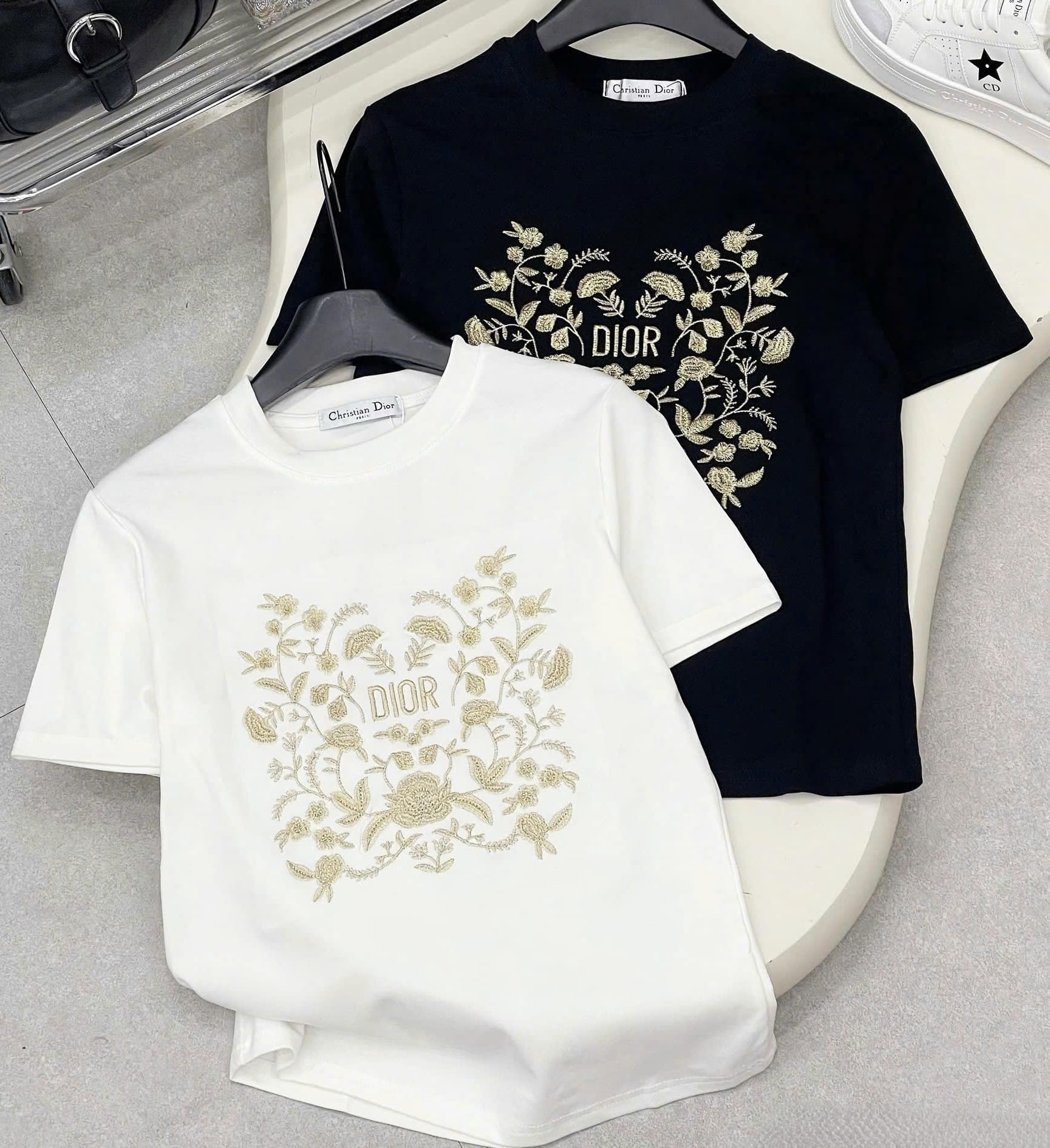 Áo họa tiết nữ tay ngắn Dior 3