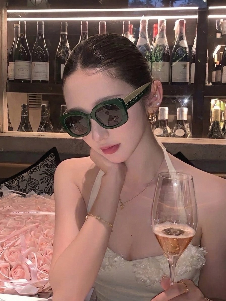 Kính mát Chanel Square Sunglasses Dark Green 5563 3