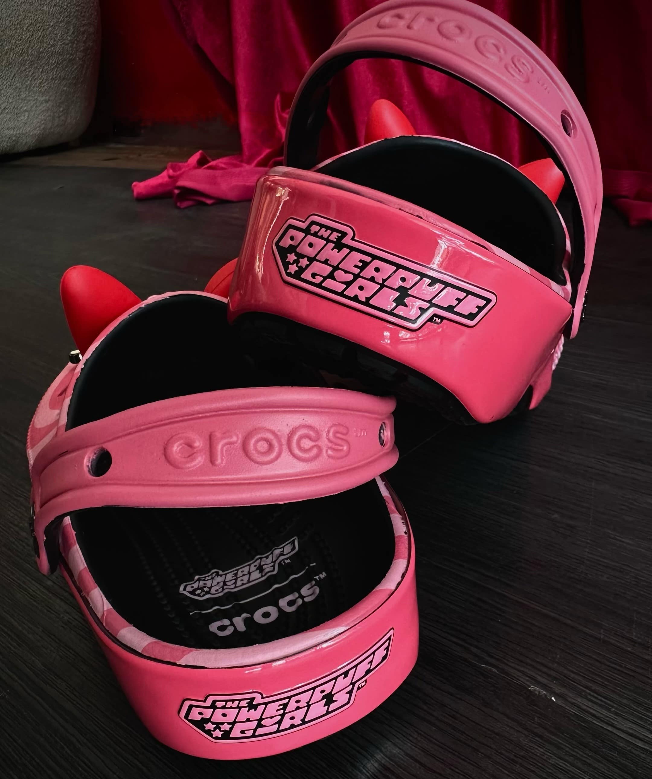 Dép Crocs Powerpuff Girls Blossom Classic Clogs Pink 211512-90H 9