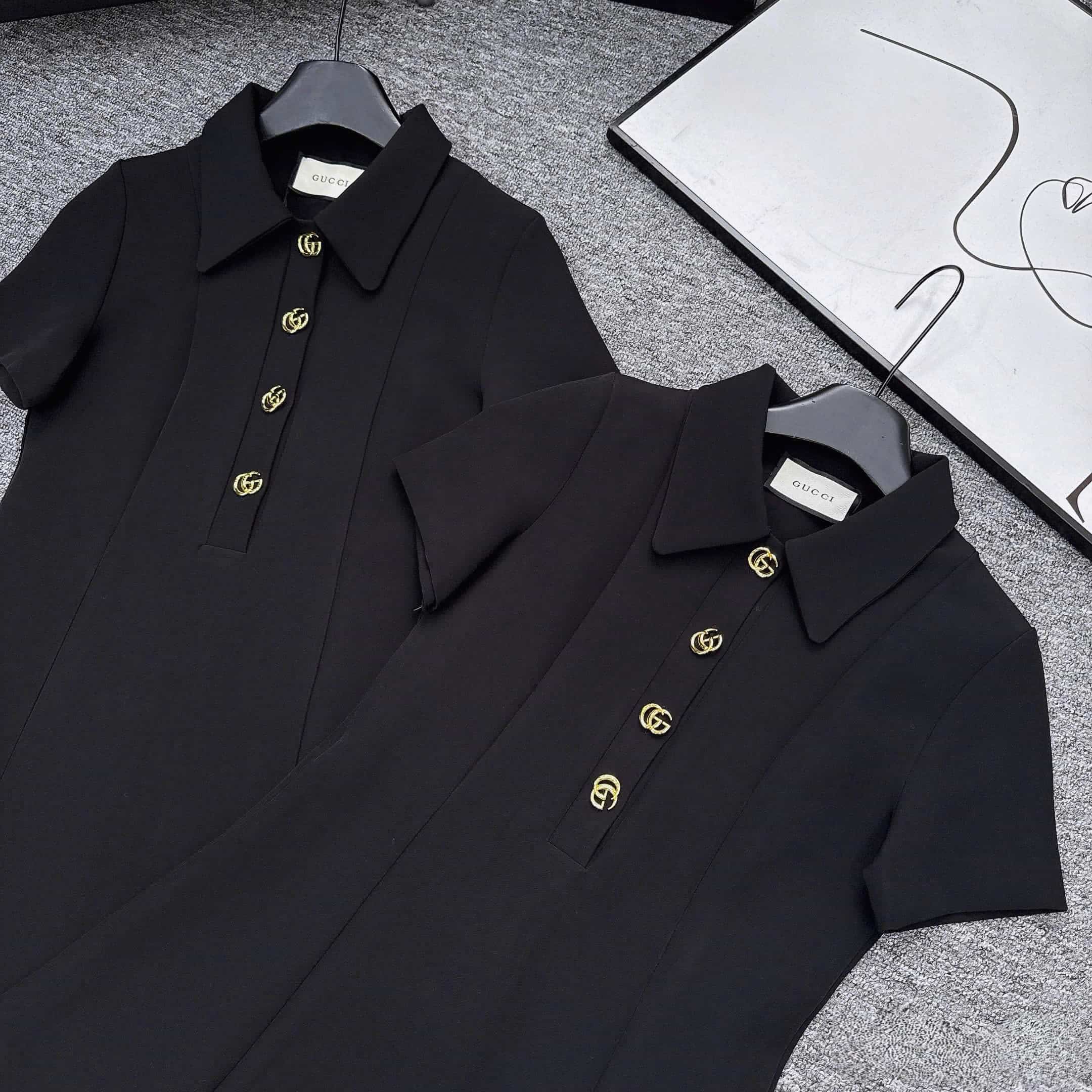 Áo đầm đen nút vàng dáng xòe Gucci 2
