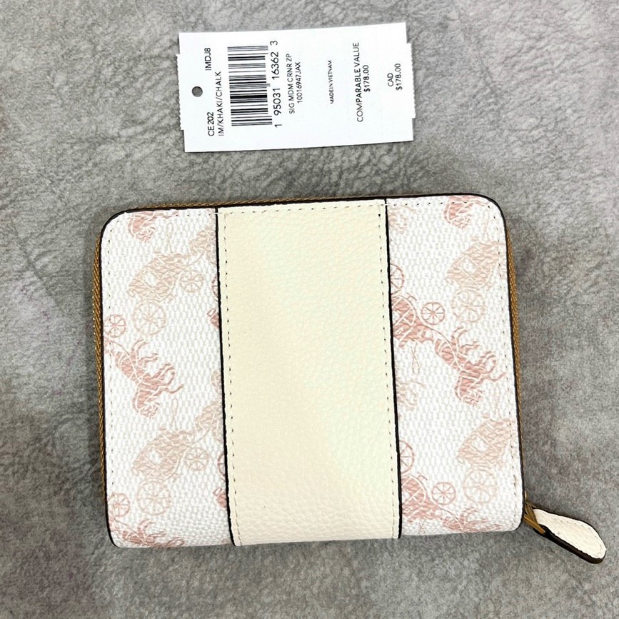 VÍ GẬP NỮ COACH BILLFOLD WALLET WITH HORSE AND CARRIAGE PRINT 29