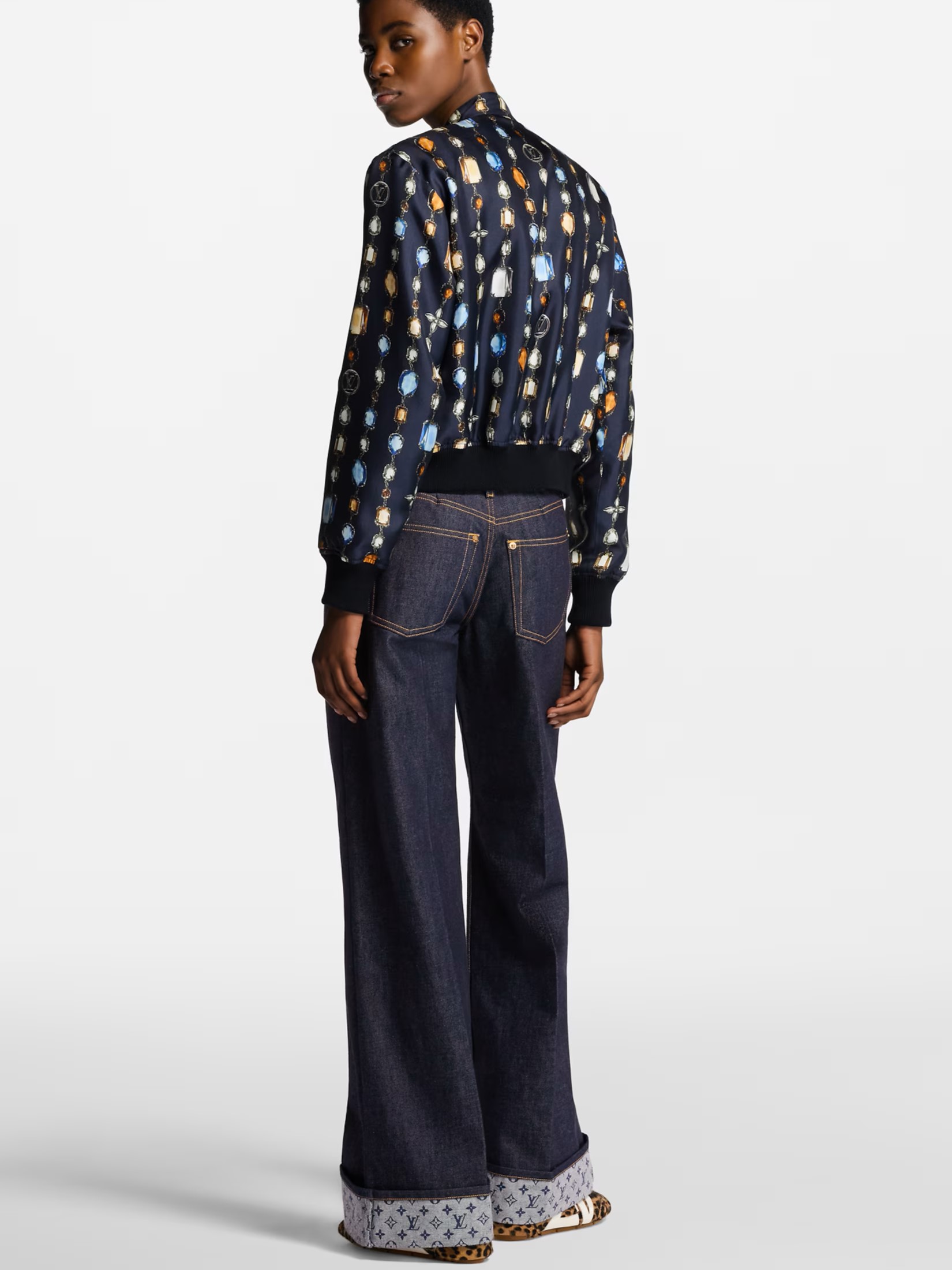 Áo khoác hai mặt LV Reversible Necklace Bomber Jacket 3