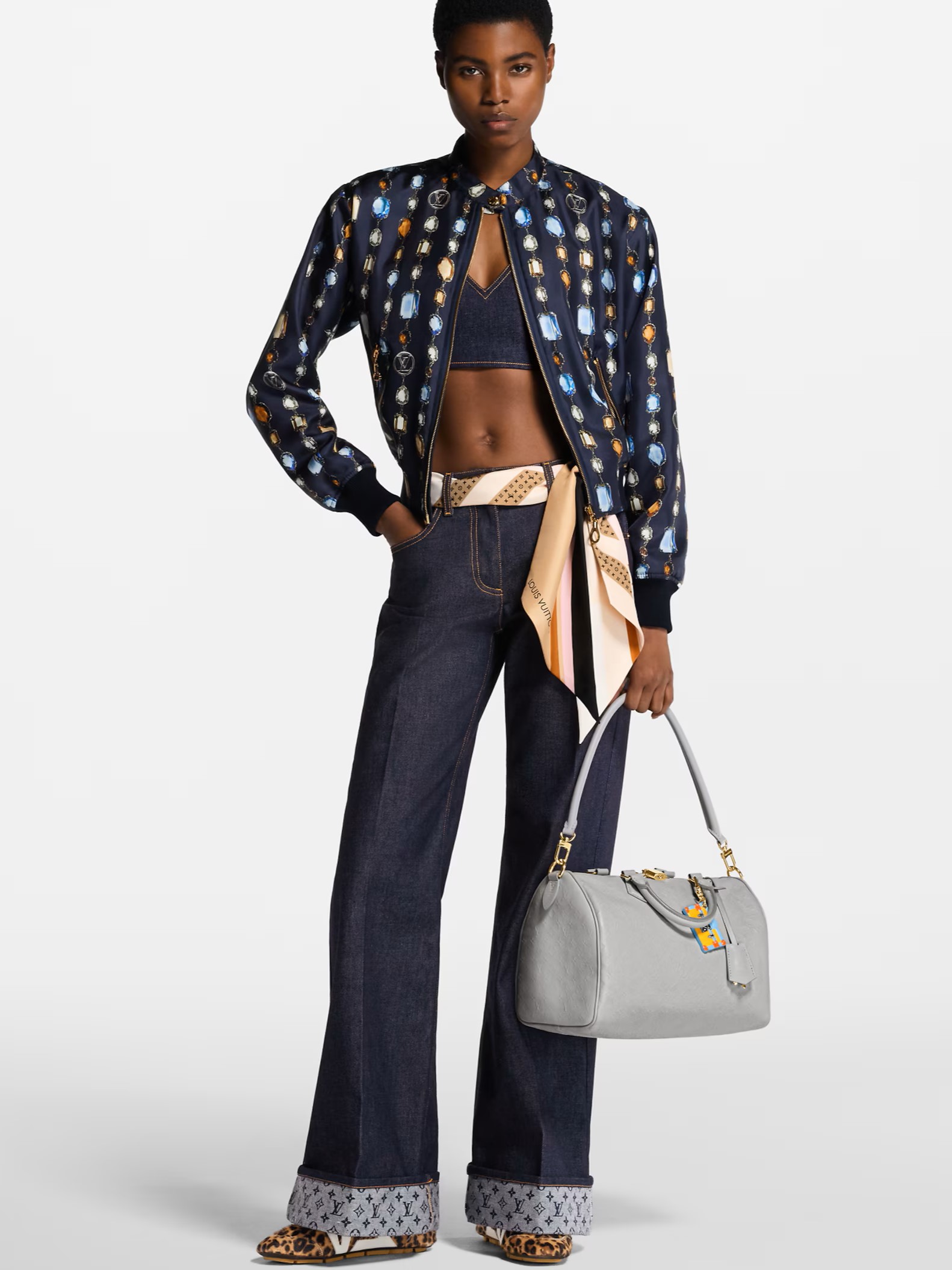 Áo khoác hai mặt LV Reversible Necklace Bomber Jacket 8
