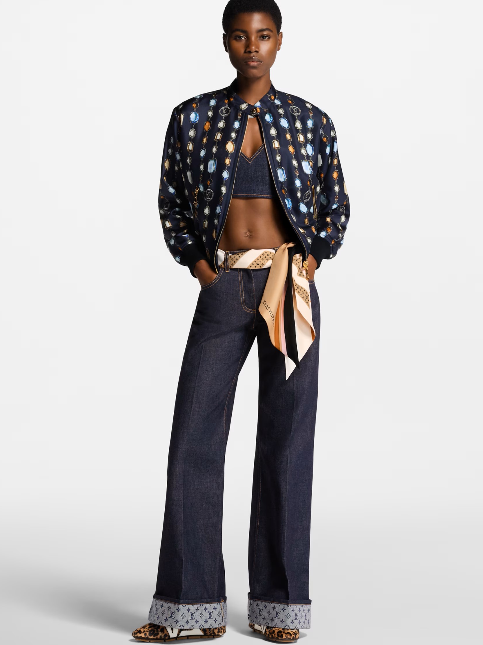 Áo khoác hai mặt LV Reversible Necklace Bomber Jacket 9