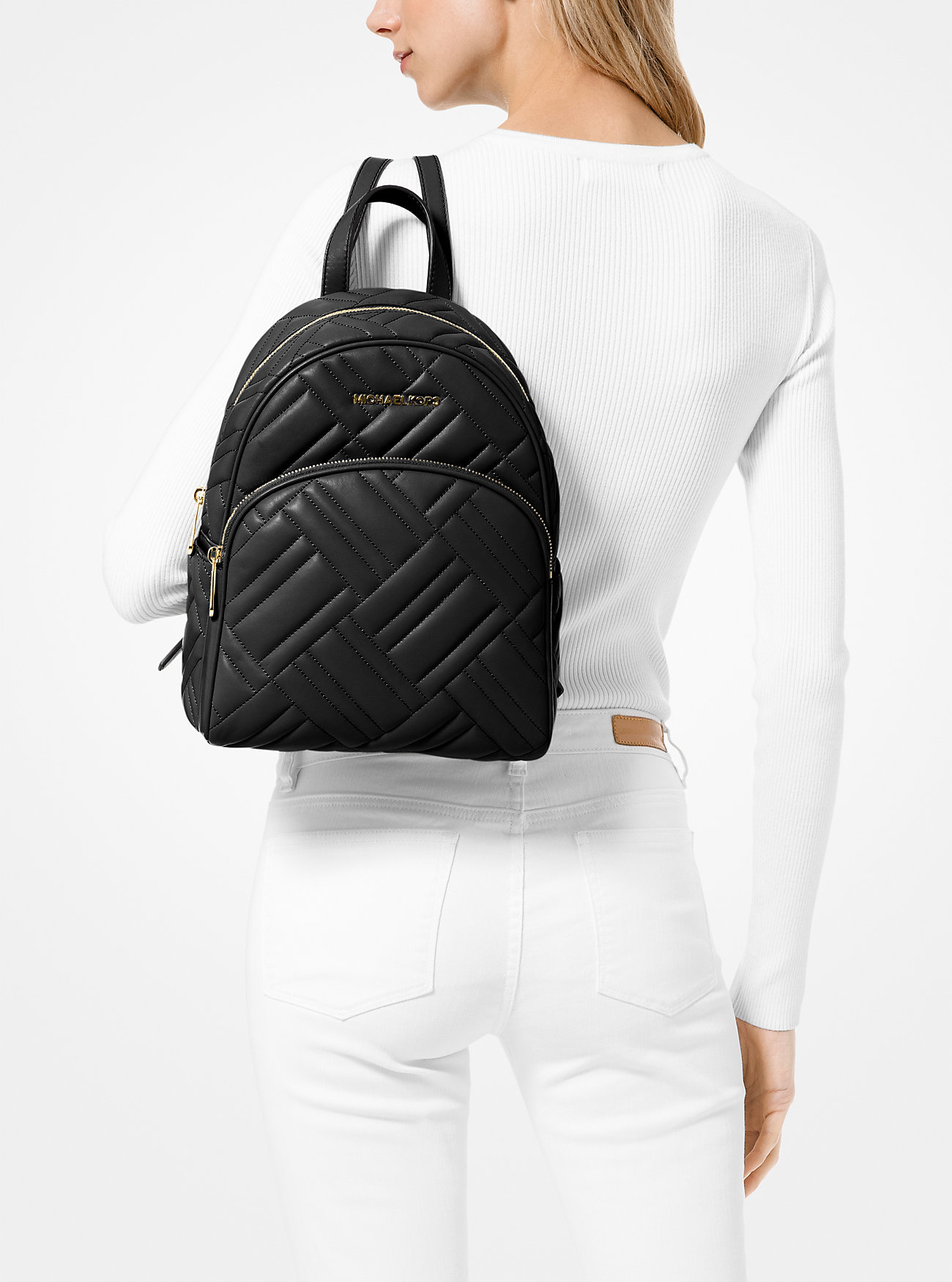 Balo Michael Kors Abbey Medium-Sized Quilted Leather Backpack 2