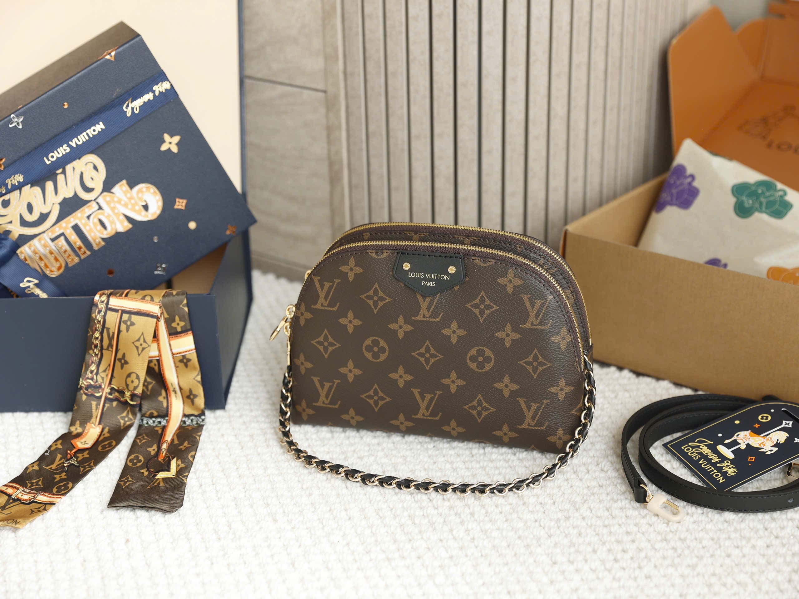 Túi đeo vai nữ LV Louis Vuitton Be Alma Monogram canvas M12996 7