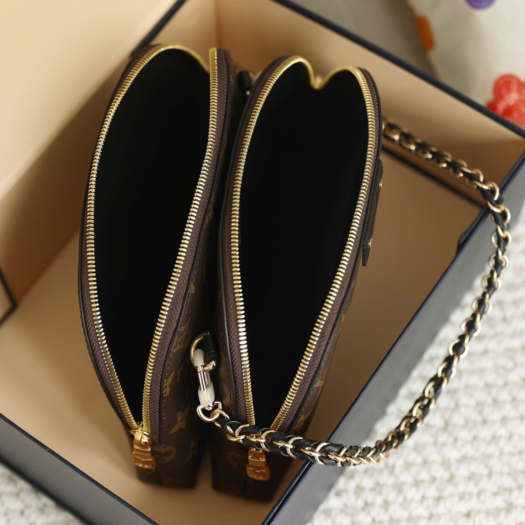 Túi đeo vai nữ LV Louis Vuitton Be Alma Monogram canvas M12996 13