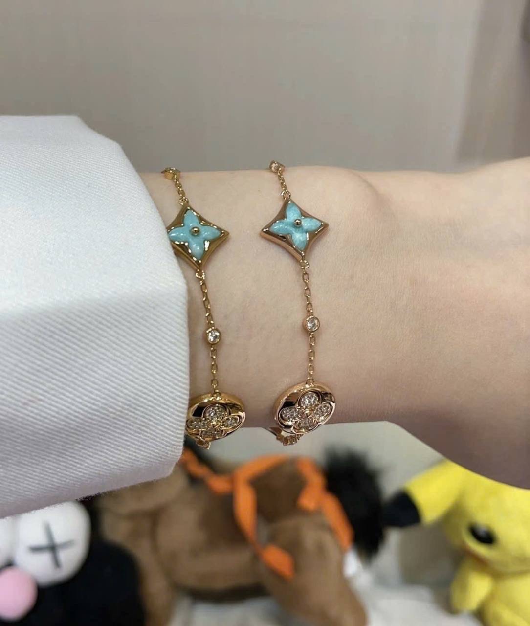 Vòng Tay Louis Vuitton Color Blossom BB Star and Sun Multi Motif Bracelet Yellow Gold Amazonite and Diamonds 4