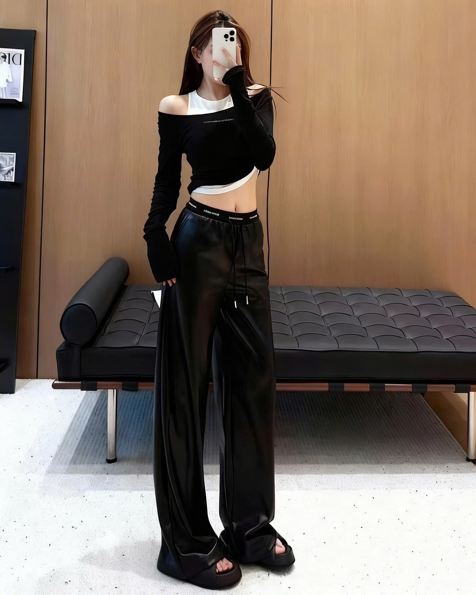 Quần nữ suông dài vải da Miu Miu 6