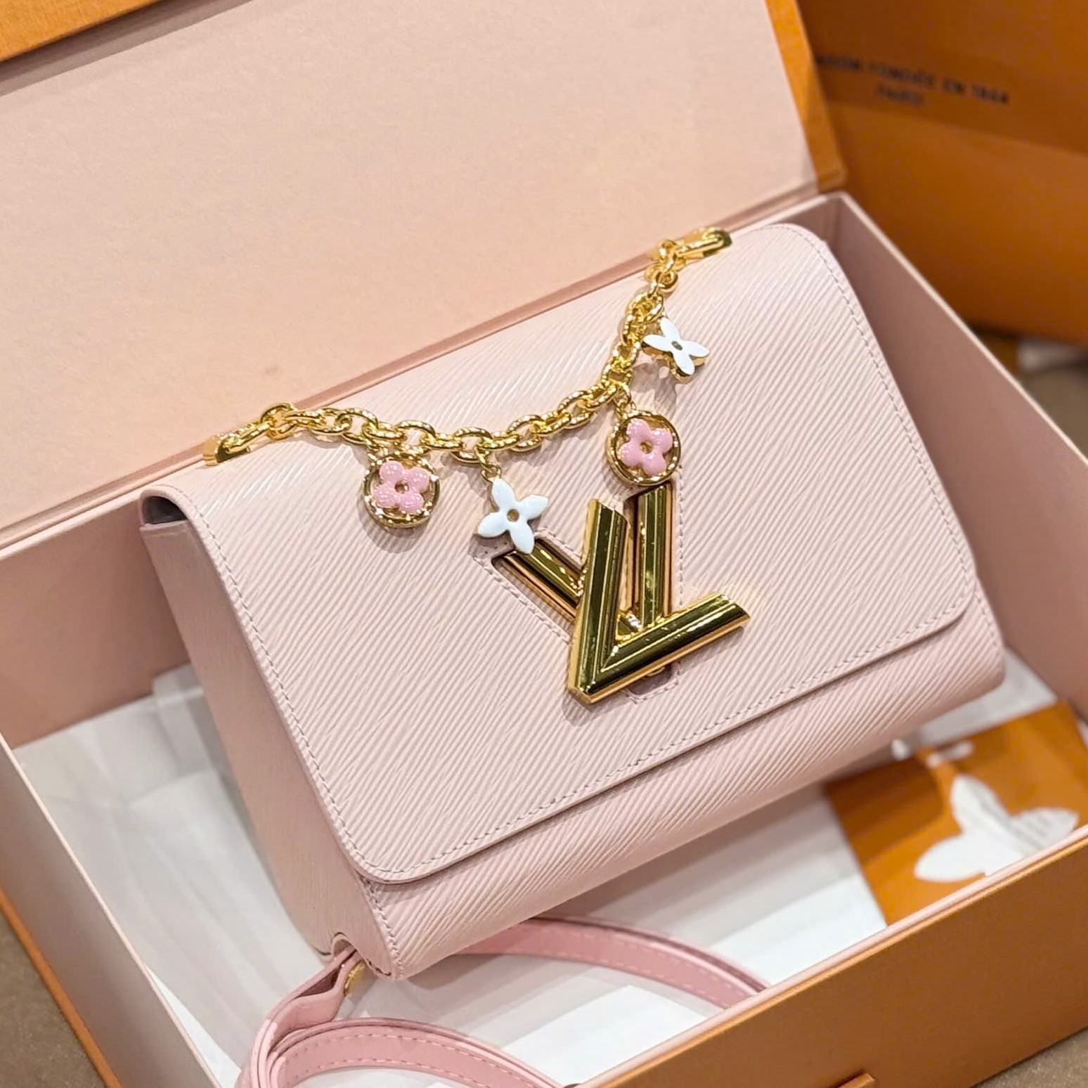 Túi Louis Vuitton Twist PM Jasmine Pink Rose Jasmin 6