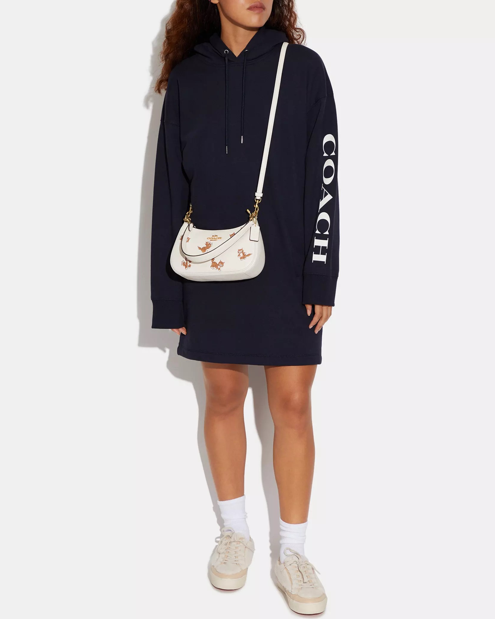Túi Coach nữ Teri Shoulder Bag With Dancing Kitten Print CC777 4
