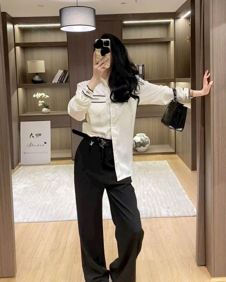 Áo sơ mi nữ Chanel trắng kem phối đen 9