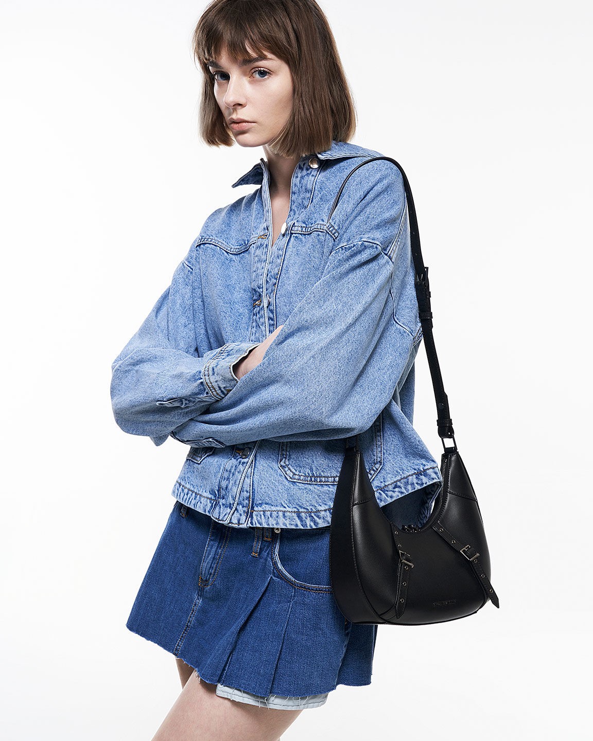 TÚI KẸP NÁCH CNK CHARLES KEITH GROMMET CRESCENT HOBO BAG NOIR CK2-41200031 3