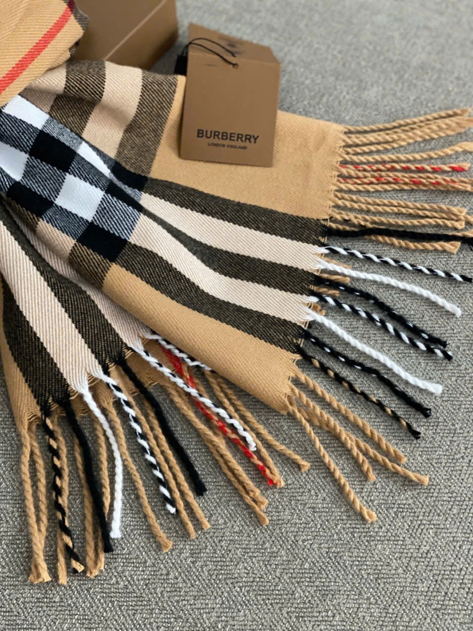 Khăn Burberry Check Cashmere Scarf Arc Beige 9