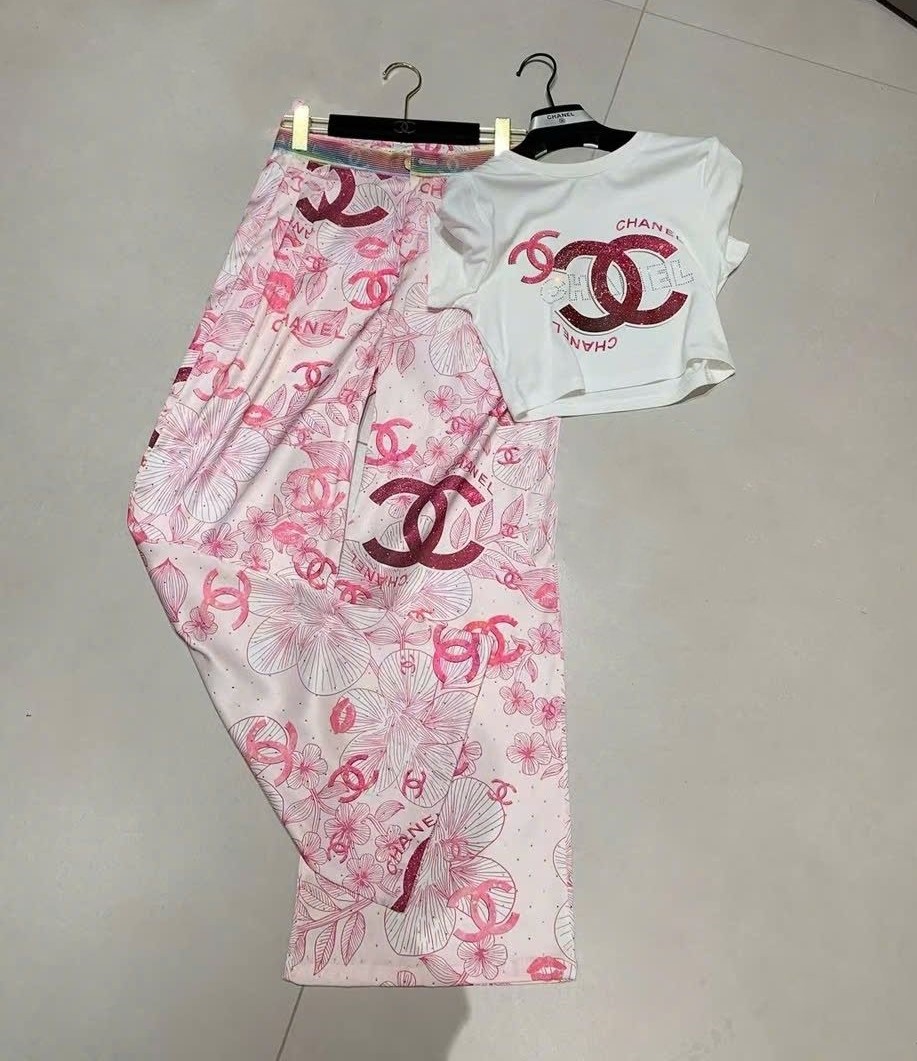 Set bộ nữ quần suông hồng áo coptop chanel trắng 2