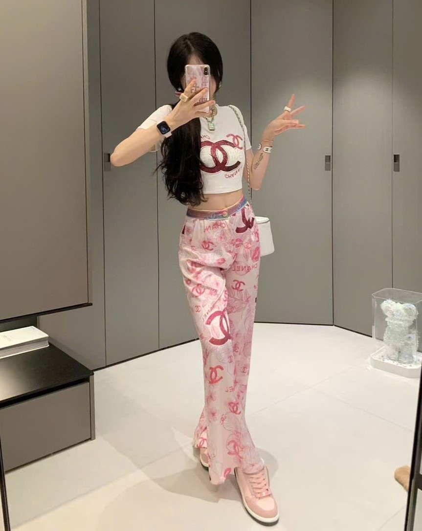 Set bộ nữ quần suông hồng áo coptop chanel trắng 6