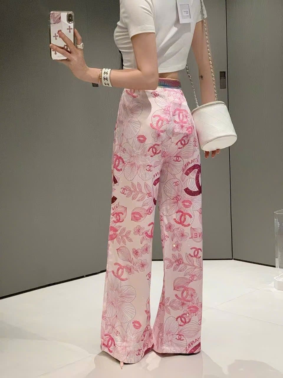 Set bộ nữ quần suông hồng áo coptop chanel trắng 3