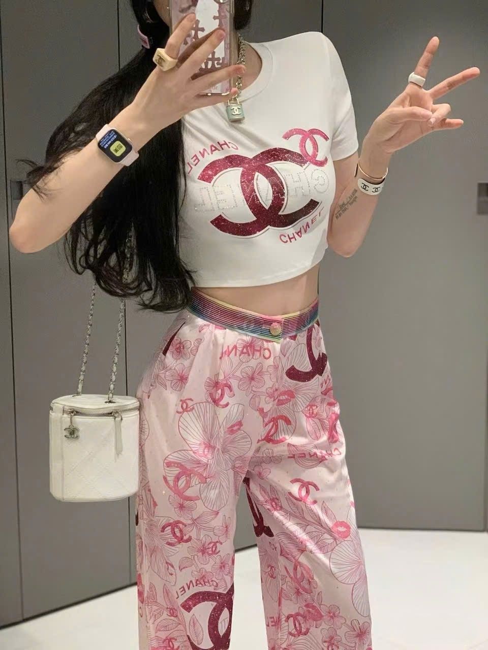 Set bộ nữ quần suông hồng áo coptop chanel trắng 7