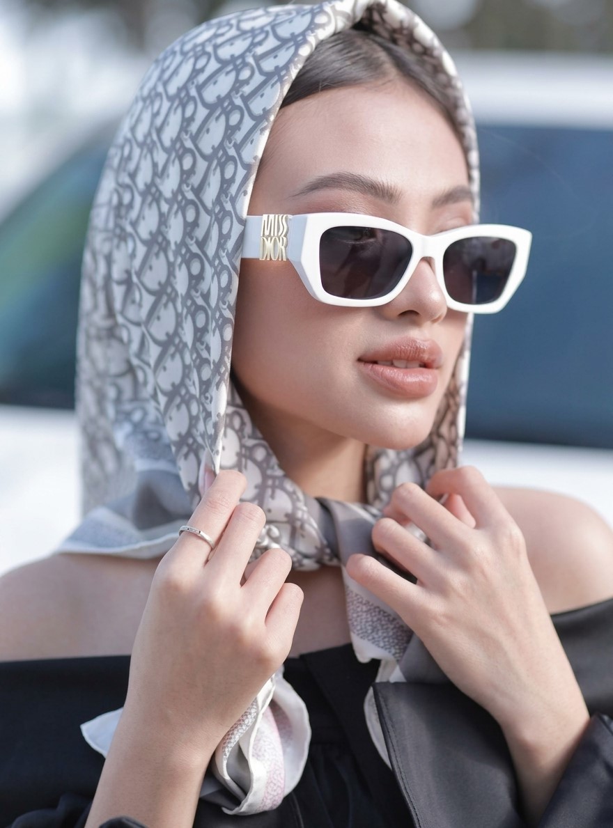 Kính Mát Dior MissDior S1I White Rectangular Sunglasses 7