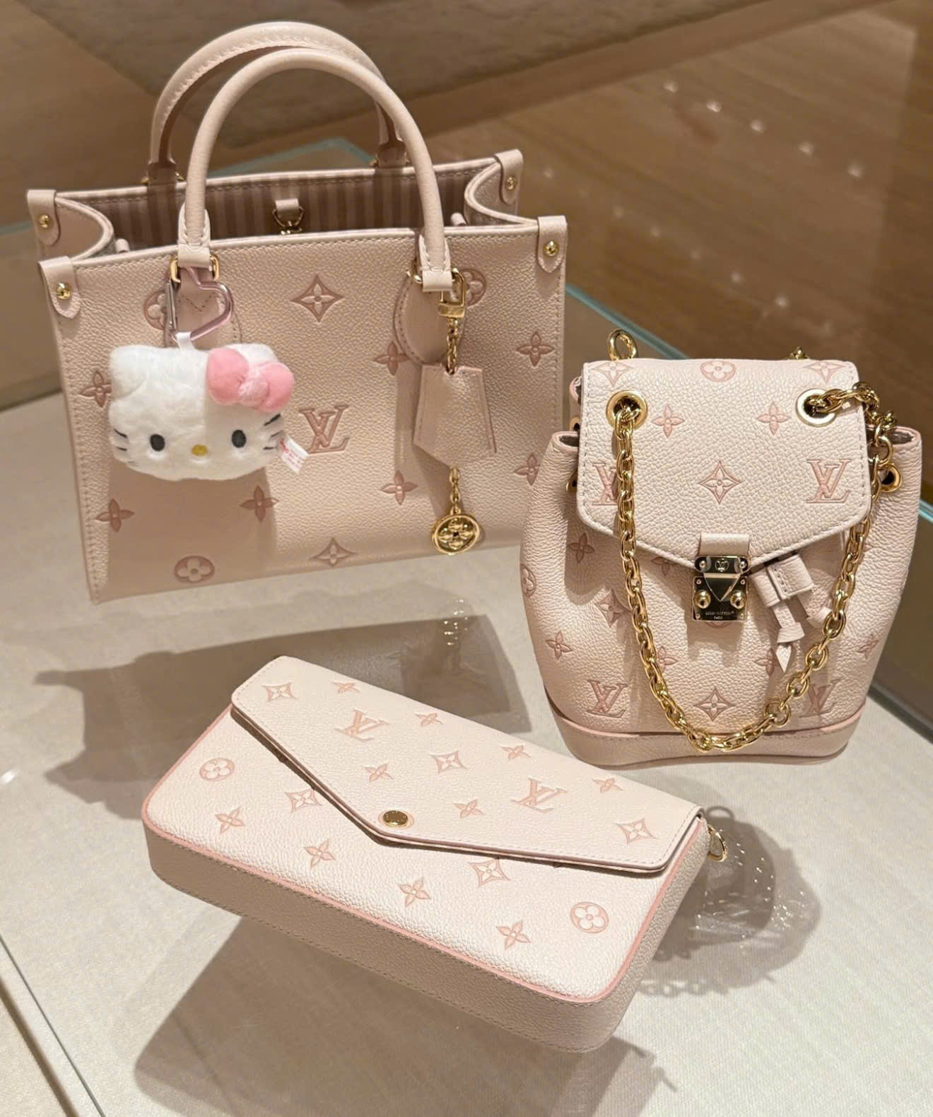 Túi Louis Vuitton OnTheGo PM Eden Debossed Grained Cowhide Leather 5