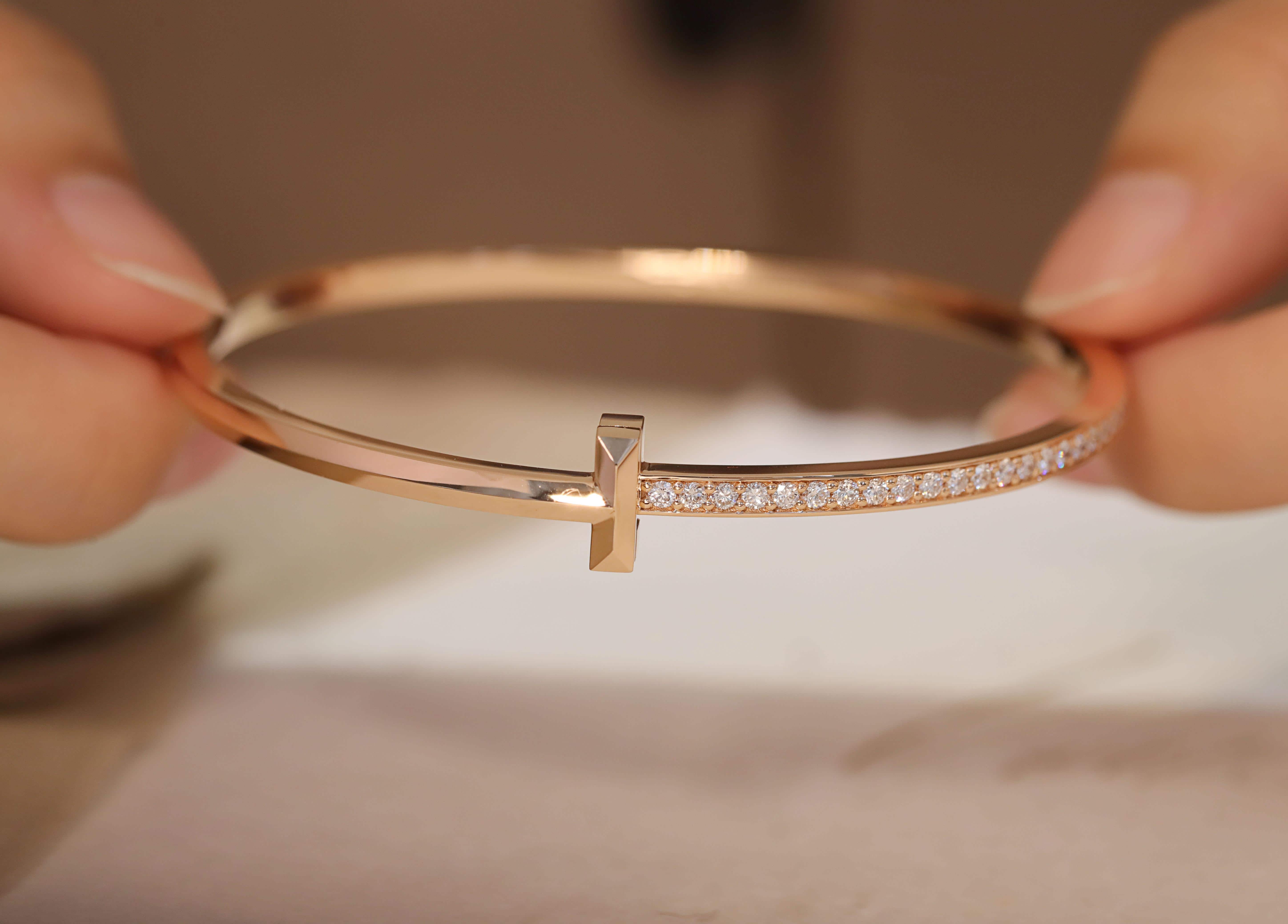 Vòng tay Tiffany T1 Narrow Diamond Hinged Bangle in Rose Gold 5