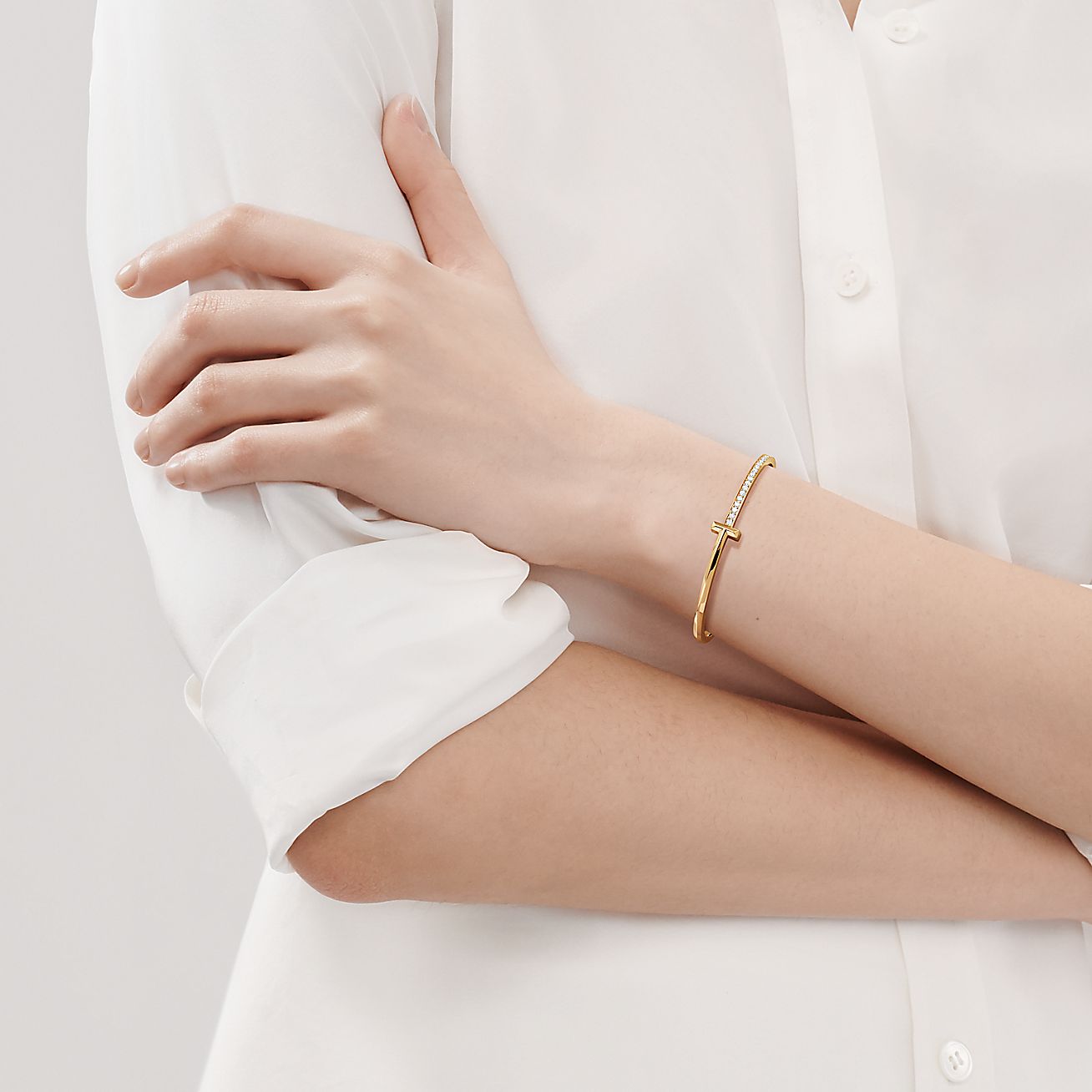 Vòng tay Tiffany T1 Narrow Diamond Hinged Bangle in Rose Gold 12