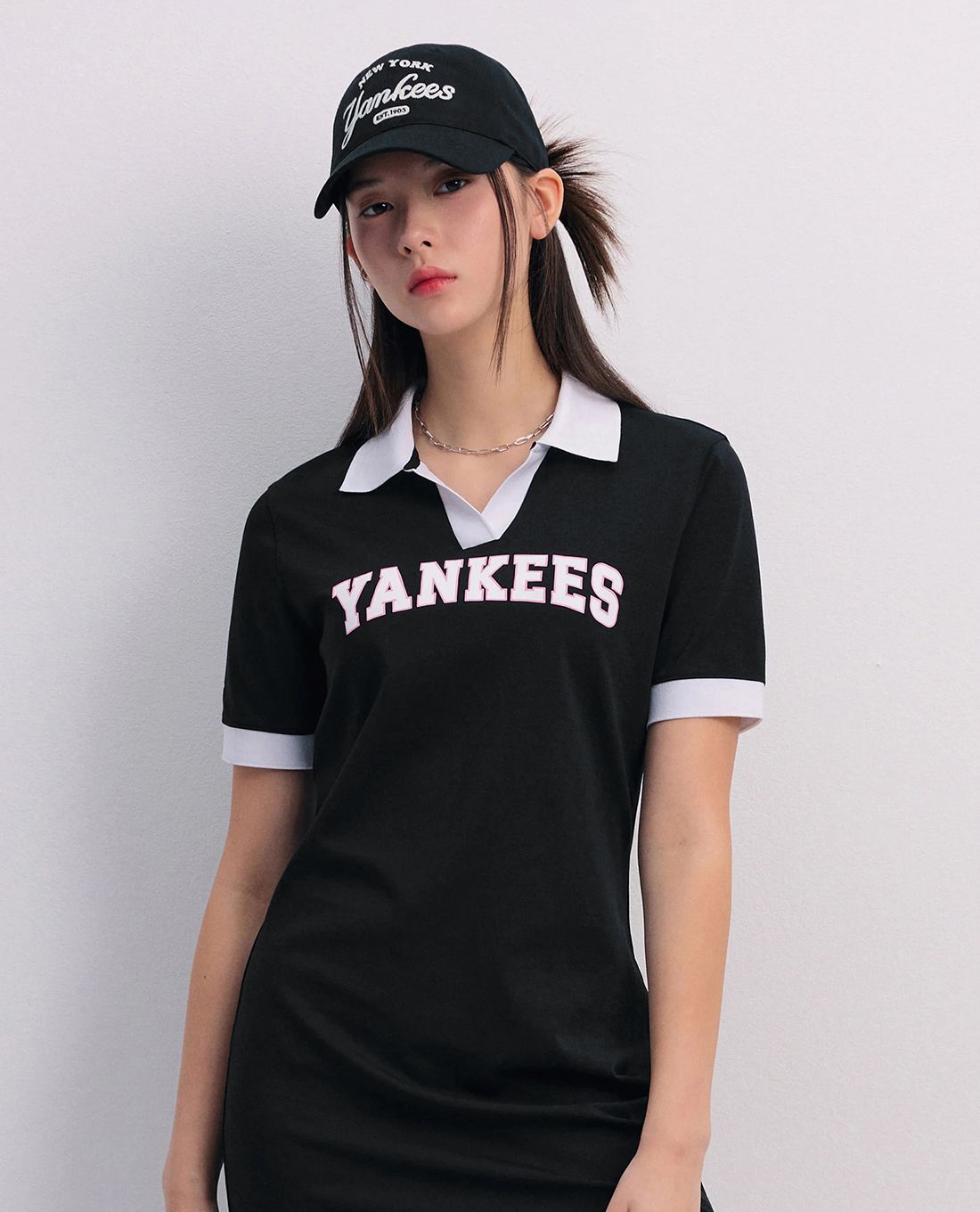 Đầm MLB cổ bẻ tay ngắn Varsity Lettering Pique Dress NY New York Yankees Black 3FOPV0143-50BKS 5