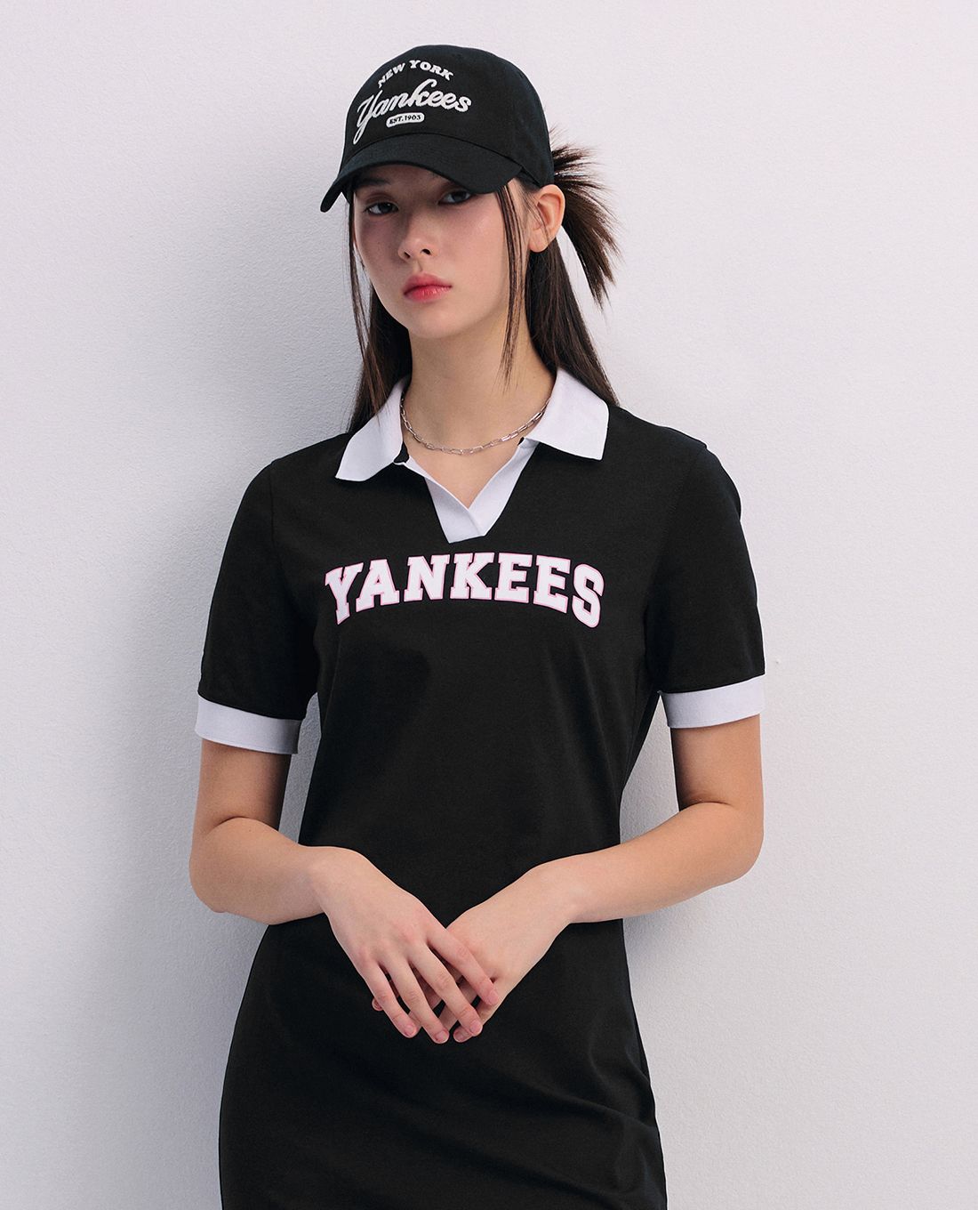 Đầm MLB cổ bẻ tay ngắn Varsity Lettering Pique Dress NY New York Yankees Black 3FOPV0143-50BKS 9