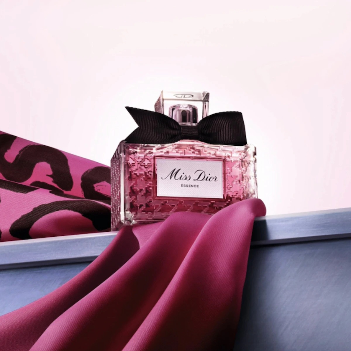Nước hoa nữ Miss Dior Essence De Parfum 2