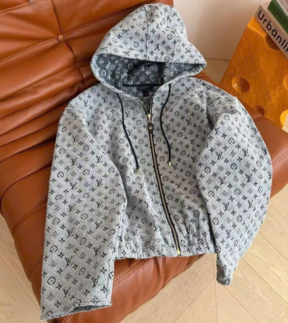 Áo Louis Vuitton Monogram Boucle Hoodie 1