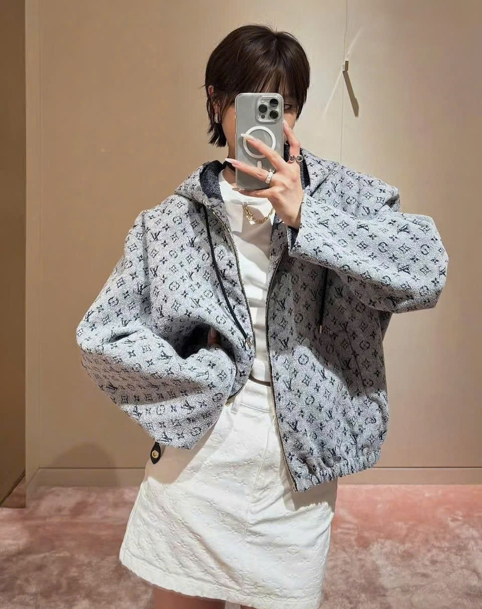 Áo Louis Vuitton Monogram Boucle Hoodie 2