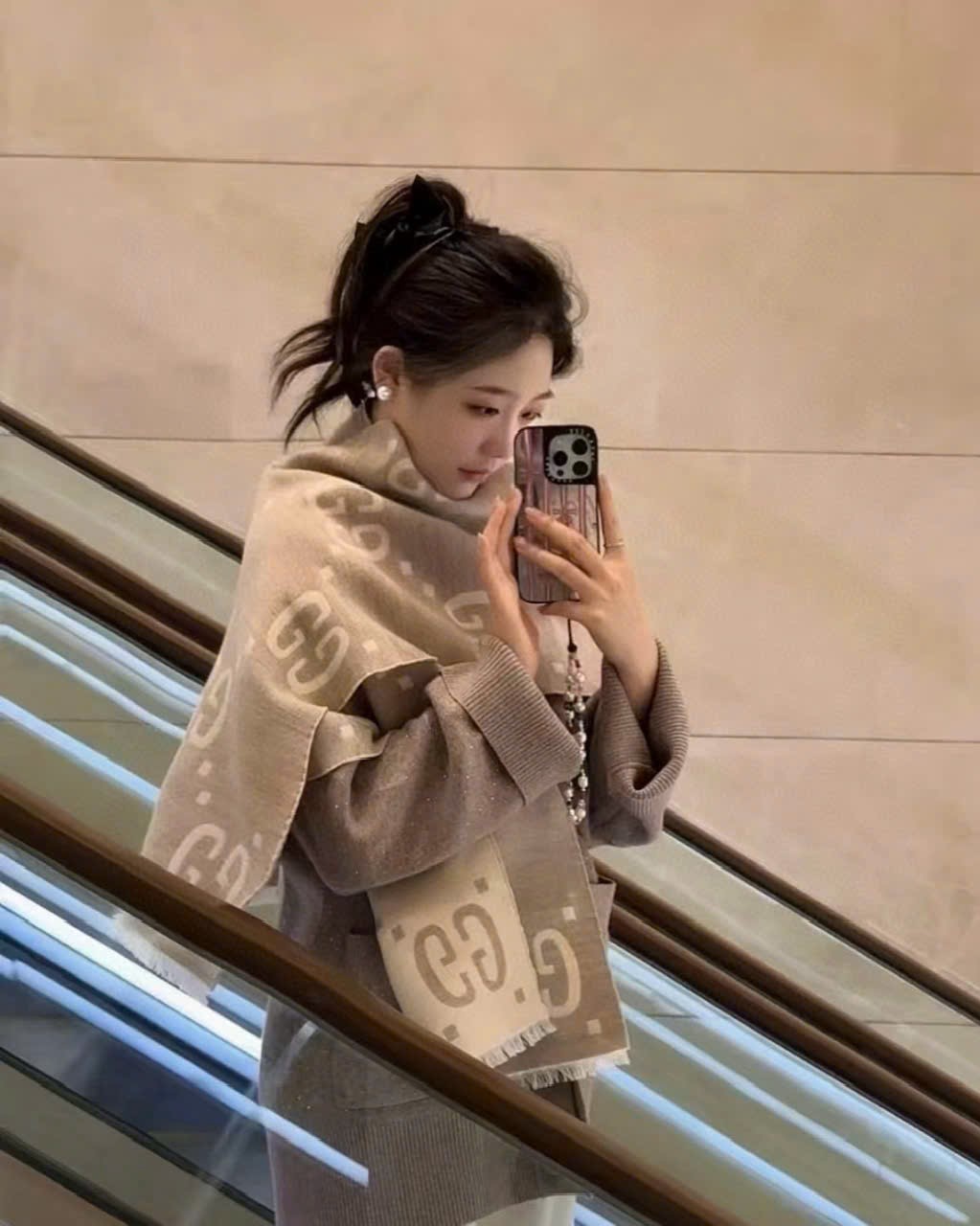 Khăn choàng Gucci GG Jacquard Wool Silk Scarf Ivory and Beige GG 3
