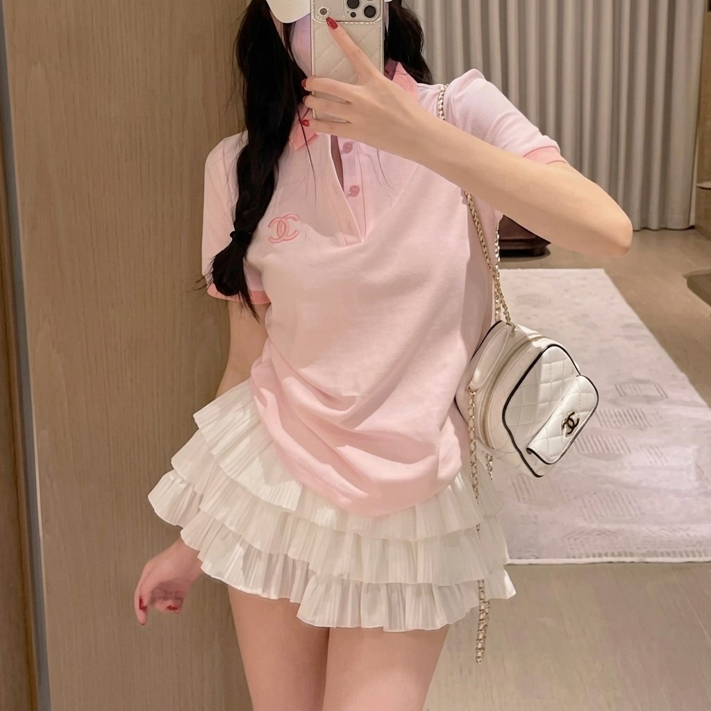 Áo thun nữ hồng có cổ Chanel 2