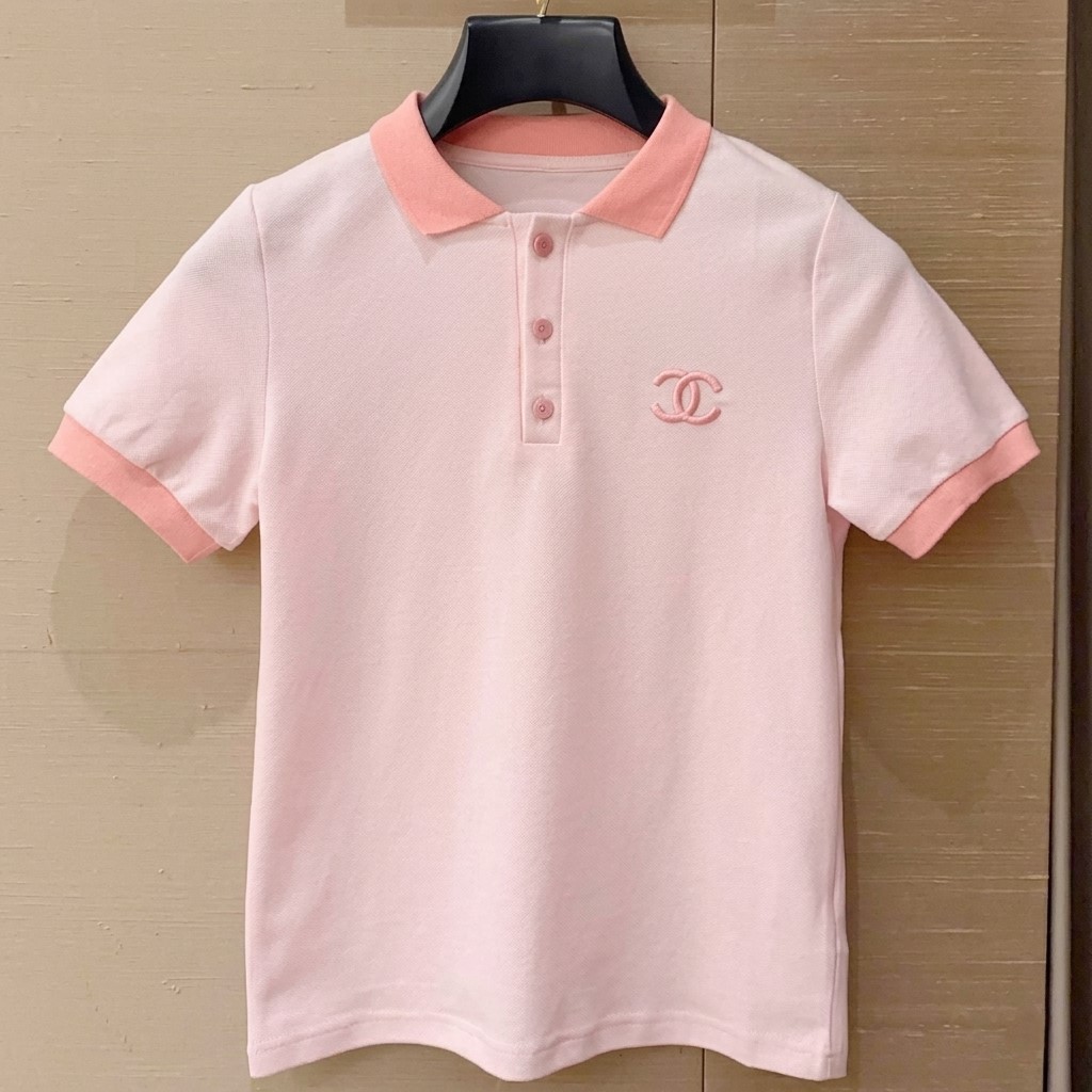 Áo thun nữ hồng có cổ Chanel 3