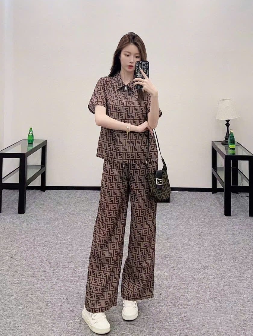 Set bộ áo tay ngắn quần dài Fendi 5