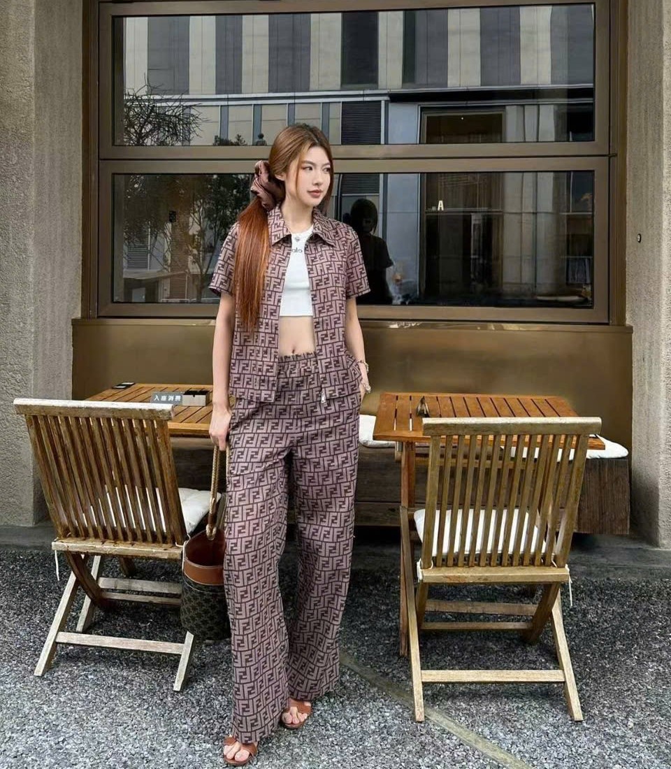Set bộ áo tay ngắn quần dài Fendi 3
