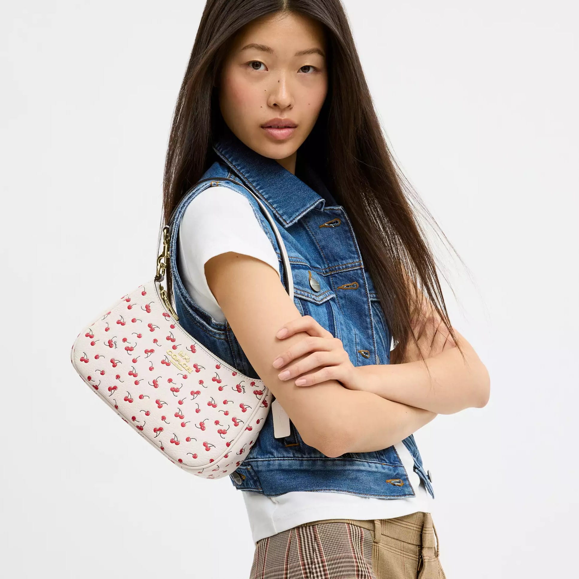 Túi đeo vai Coach Teri Shoulder Bag With Cherry Print CFG01 9
