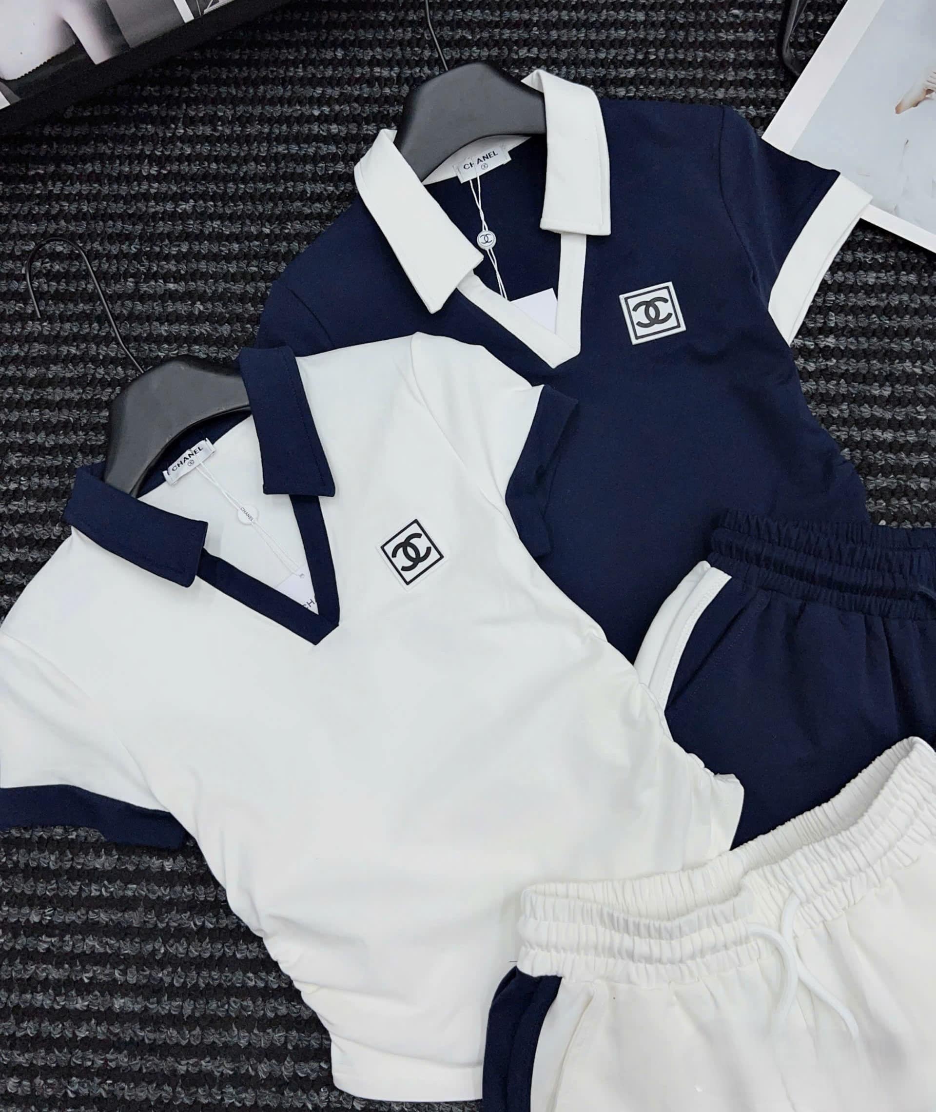 Set bộ thun ngắn Chanel màu trắng xanh navy đậm 15
