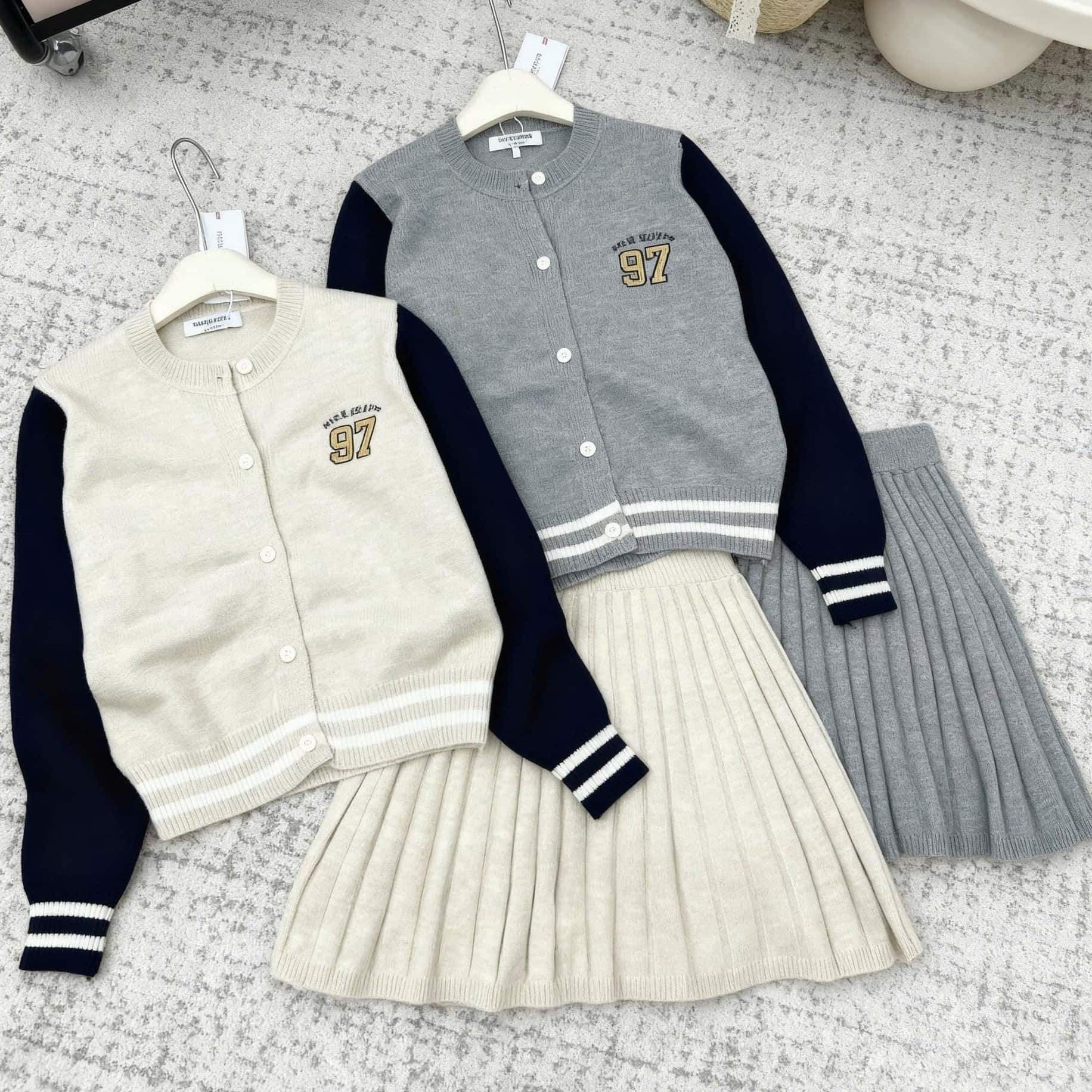 Set áo váy nỉ Thom Brwone 9