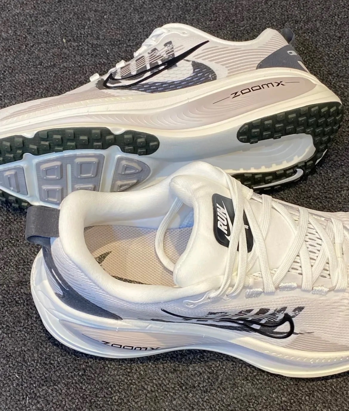 Giày Nike Vomero 18 Road Running Shoes Summit White College Grey IB5726-100 17