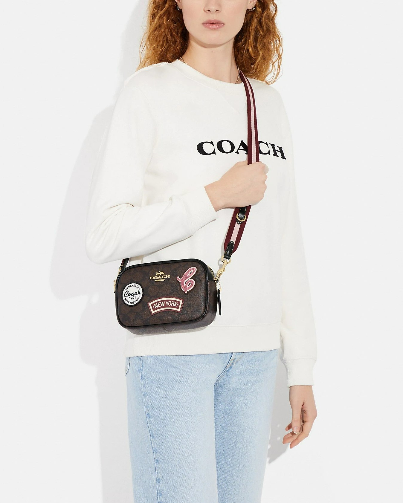 Túi đeo vai nữ Coach Mini Jamie New York Camera Bag In Signature Canvas  With Ski Patches CF455